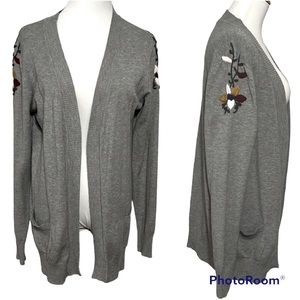 Tea n Rose Grey Floral Embroidered Long Sleeve Cardigan Size Large